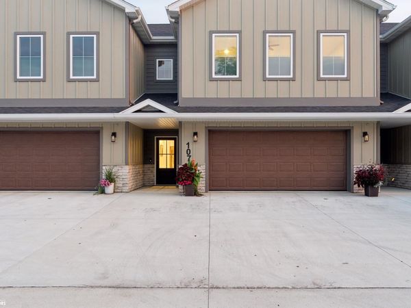 107 Stonebrook Court, Clear Lake, IA 50428
