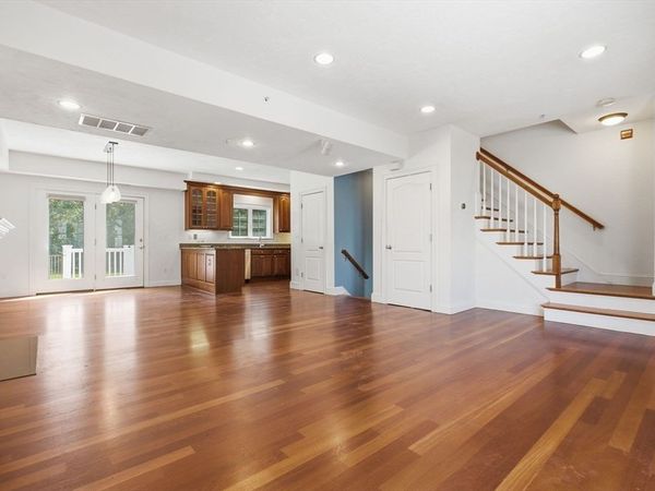 218 South, Unit 9, Waltham, MA 02453