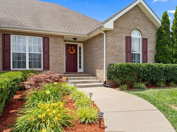 3883 Rhonda Ct, Clarksville, TN 37040