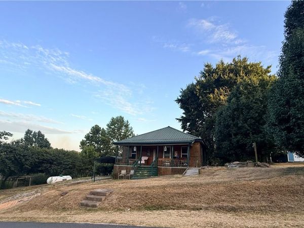 323 3rd Street, Watts, OK 74964