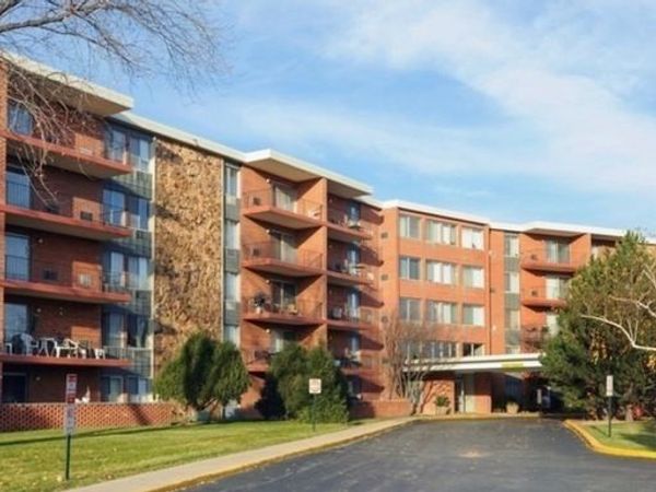16 E Old Willow Road , Unit 209S, Prospect Heights, IL 60070