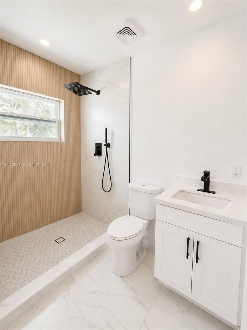 1870 NE 154th Ter , North Miami Beach, FL 33162 Photo