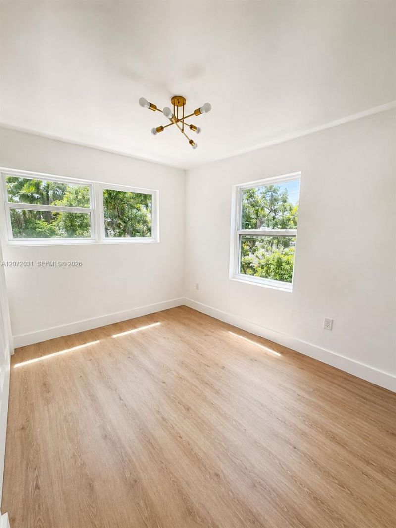 1870 NE 154th Ter , North Miami Beach, FL 33162 Photo