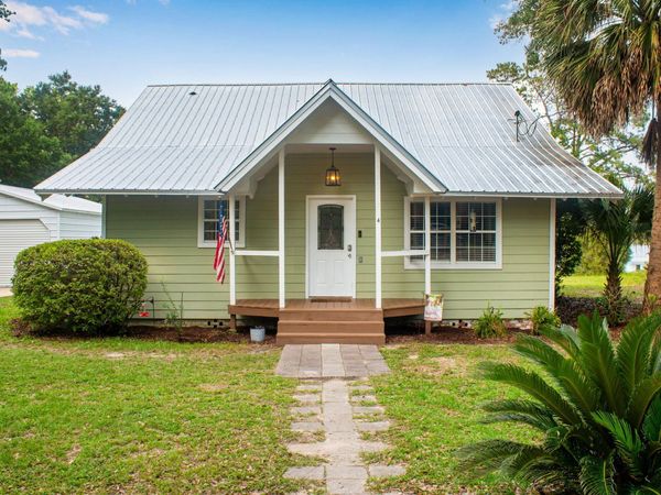 4 Engelbrecht Road, DeFuniak Springs, FL 32433