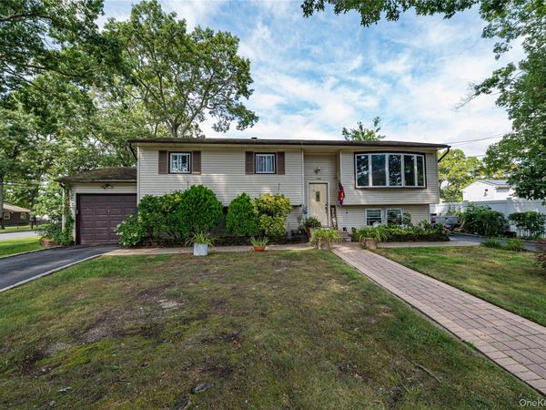 40 Rockland Avenue , West Babylon, NY 11704