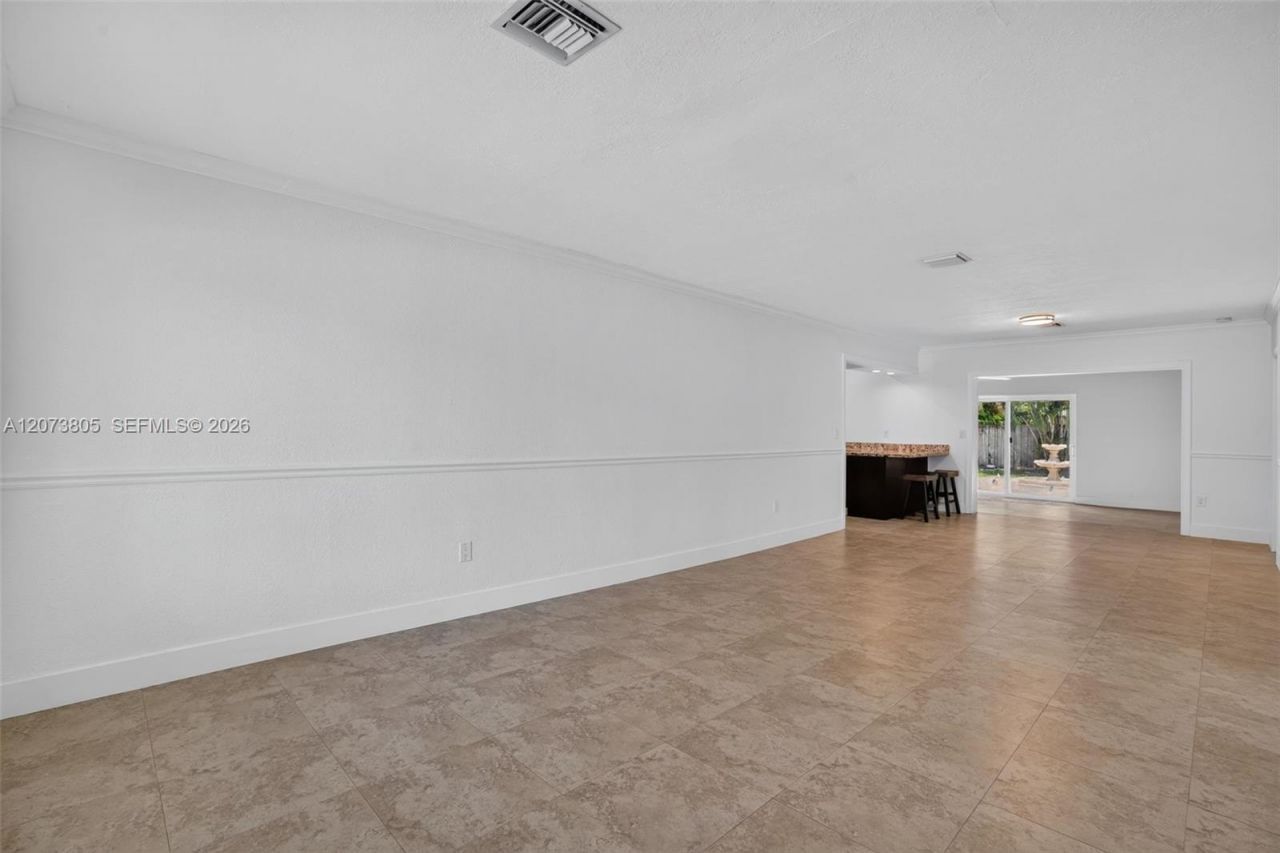 1667 SW 10th St , Miami, FL 33135 Photo