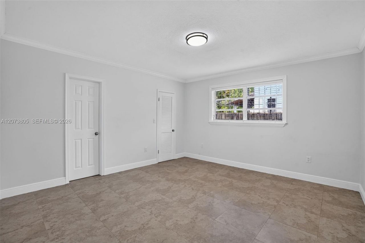 1667 SW 10th St , Miami, FL 33135 Photo