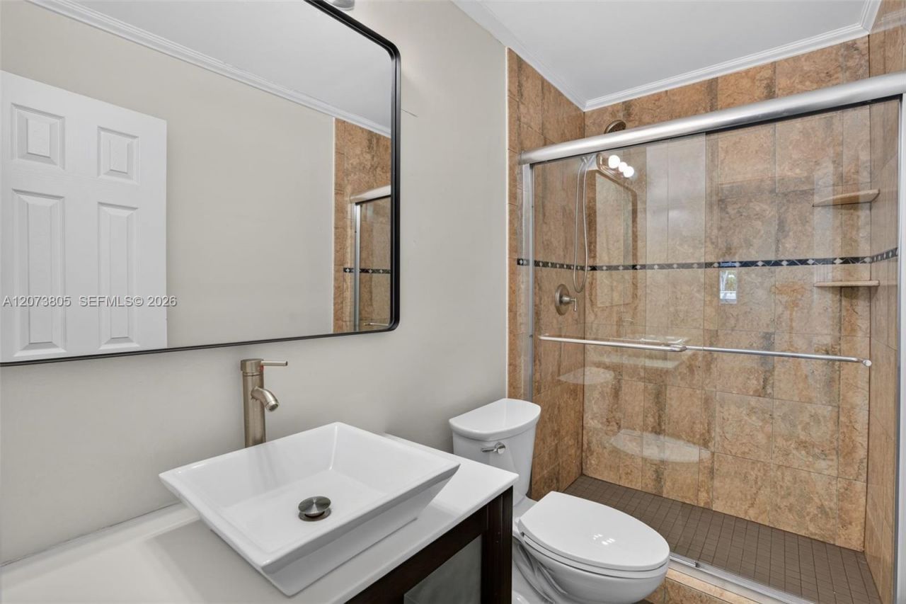 1667 SW 10th St , Miami, FL 33135 Photo
