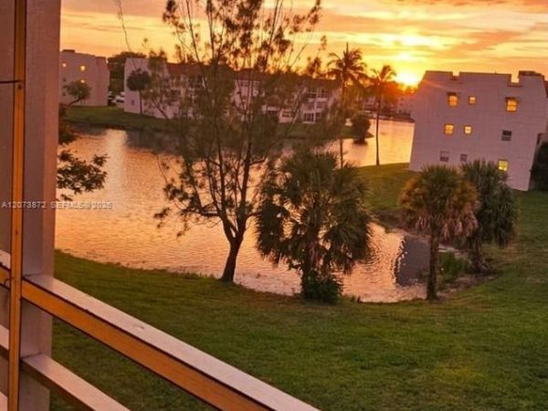 8000 N Sunrise Lakes Dr , Unit 309, Sunrise, FL 33322