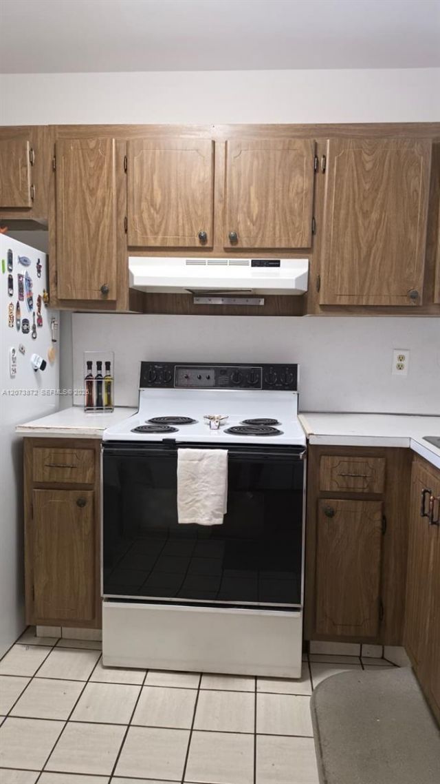 8000 N Sunrise Lakes Dr, Unit 309, Sunrise, FL 33322 Photo