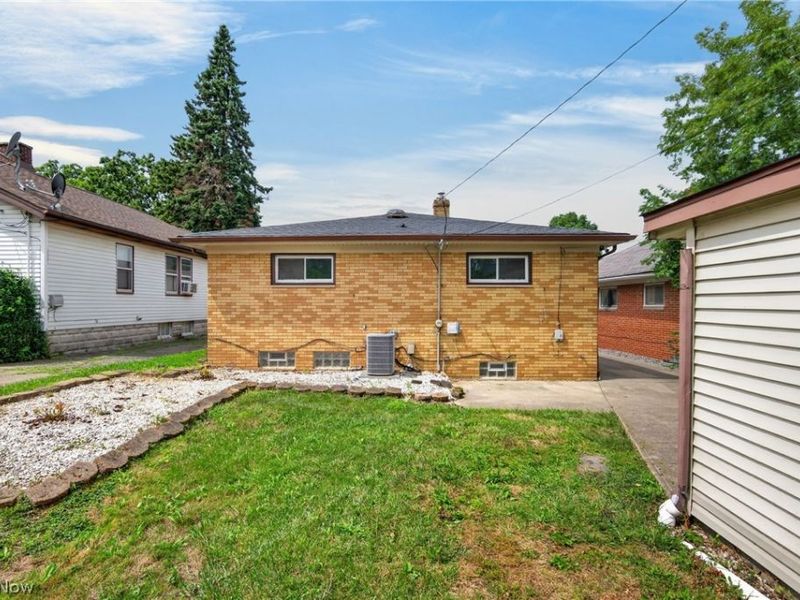 11424 Bradwell Road , Garfield Heights, OH 44125 Photo 33