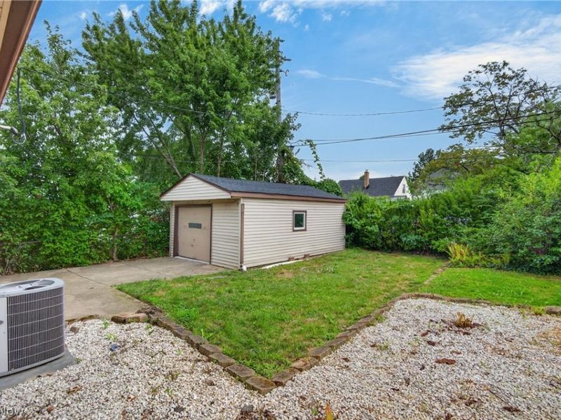11424 Bradwell Road , Garfield Heights, OH 44125 Photo 34