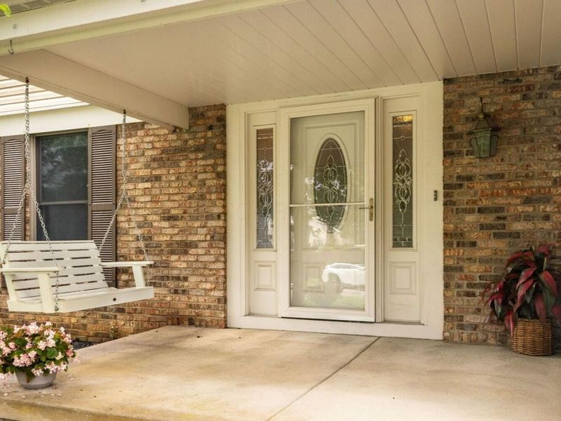 342 Green Meadows Drive W, Powell, OH 43065 Photo 2
