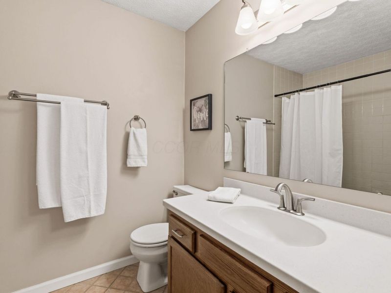 342 Green Meadows Drive W, Powell, OH 43065 Photo 24