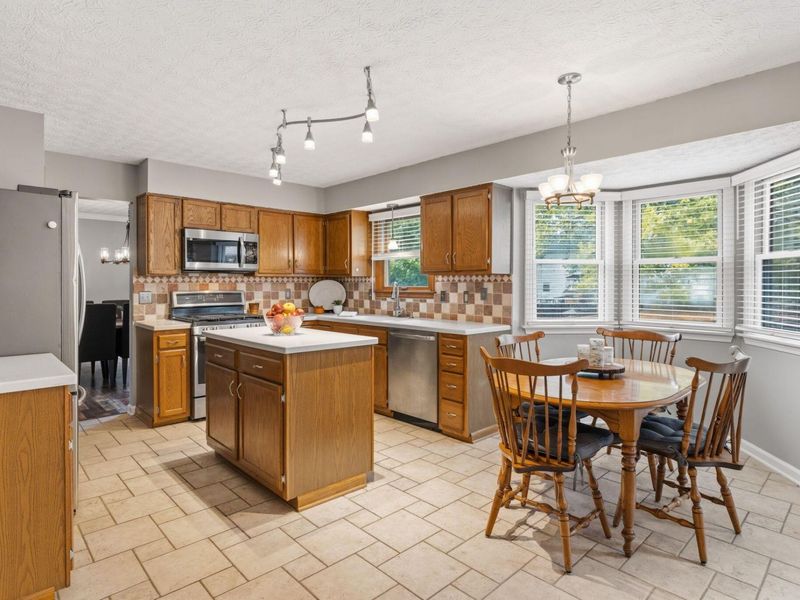 342 Green Meadows Drive W, Powell, OH 43065 Photo 8