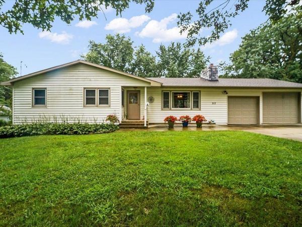 717 9Th Avenue, Eldora, IA 50627