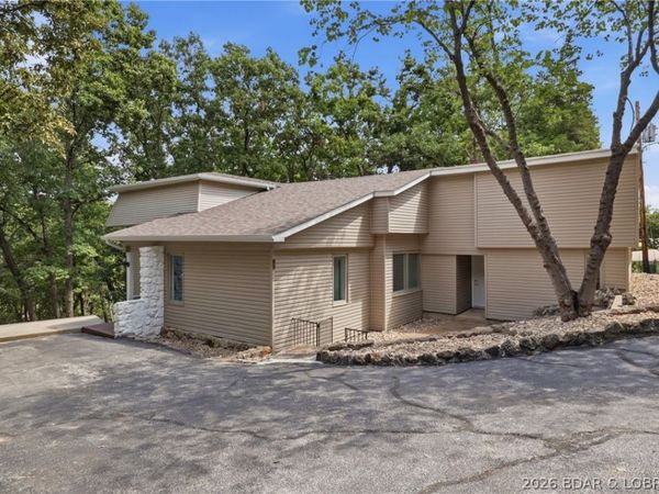 182 Black Hawk Terrace , Lake Ozark, MO 65049
