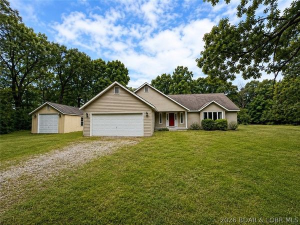 31365 Haddon Place, Edwards, MO 65326