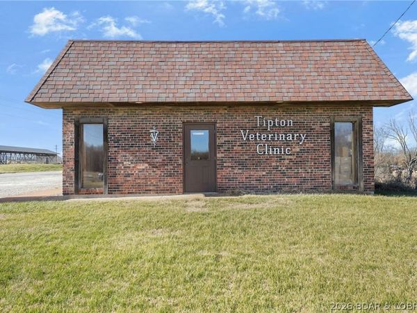 907 5 Highway, Tipton, MO 65081