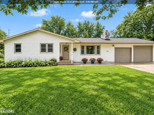 717 9Th Avenue, Eldora, IA 50627