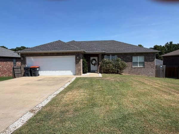 203 Ashford Drive , Russellville, AR 72802
