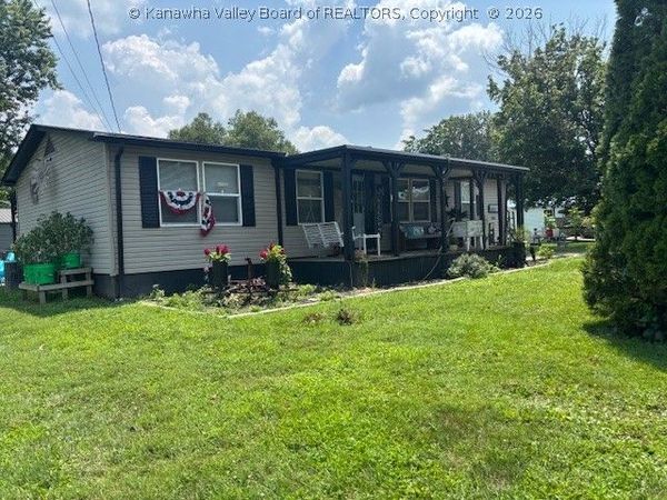 34 Maple Lane, Buffalo, WV 25033