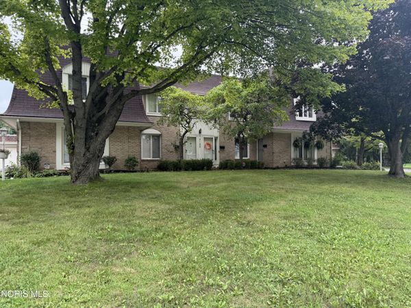 5122 Regency Drive , Toledo, OH 43615