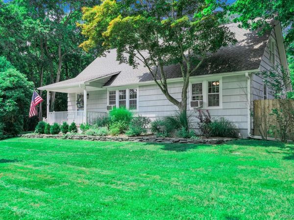 353 S Country Road , Brookhaven, NY 11719