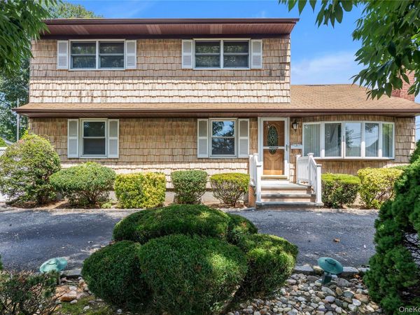 2739 Oak Drive , Bellmore, NY 11710