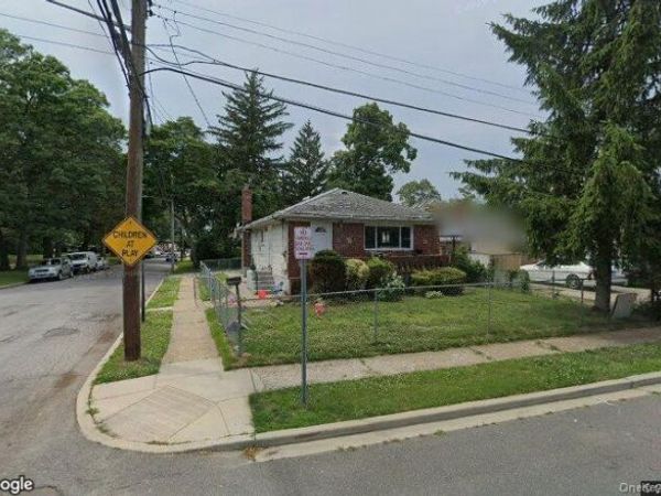 120 Newbold Avenue , Valley Stream, NY 11580