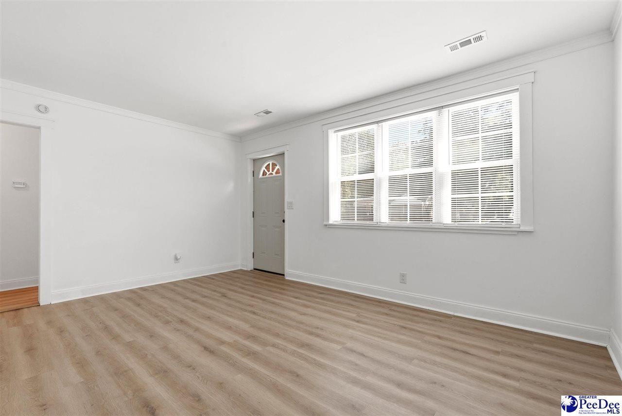 8 Andrena Dr Photo 5