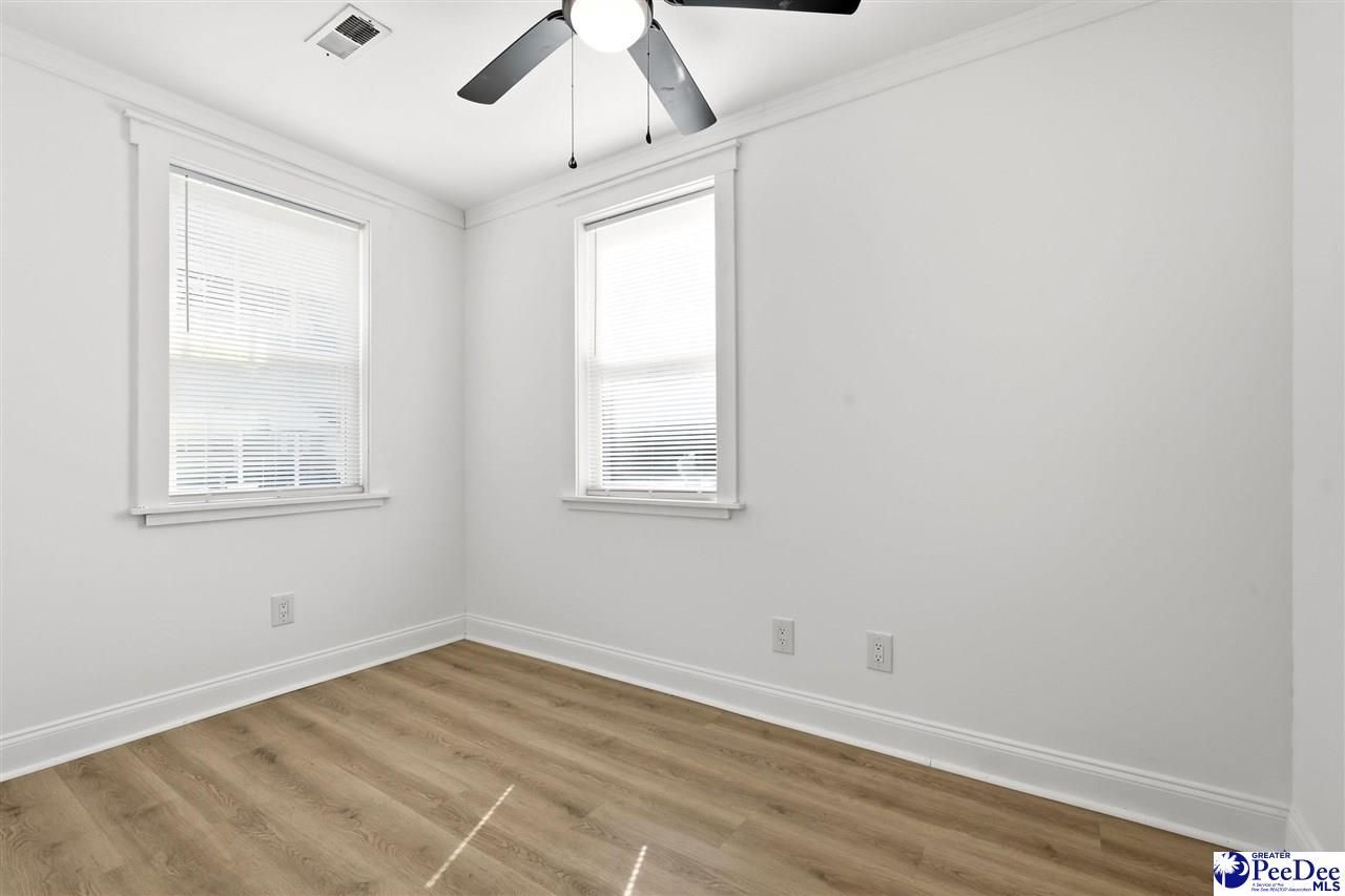 8 Andrena Dr Photo 8