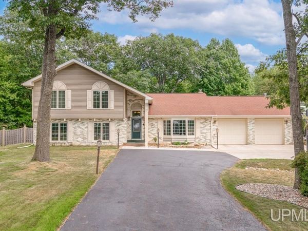 7535 N Lake Bluff 19.4 Road, Escanaba Twp, MI 49837