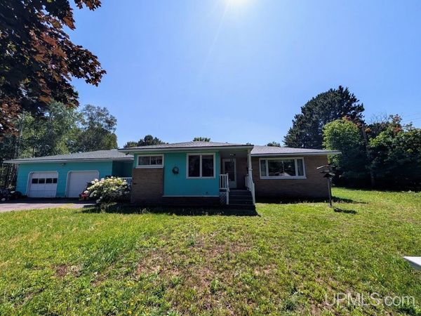 706 Scovia Avenue, Ontonagon, MI 49953