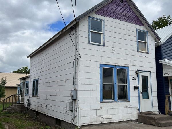 108 S 4th Street, L'anse, MI 49946
