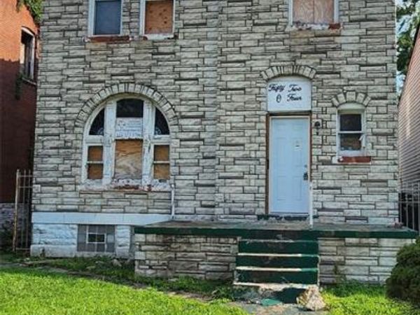 5204 Ridge Avenue , St Louis, MO 63113