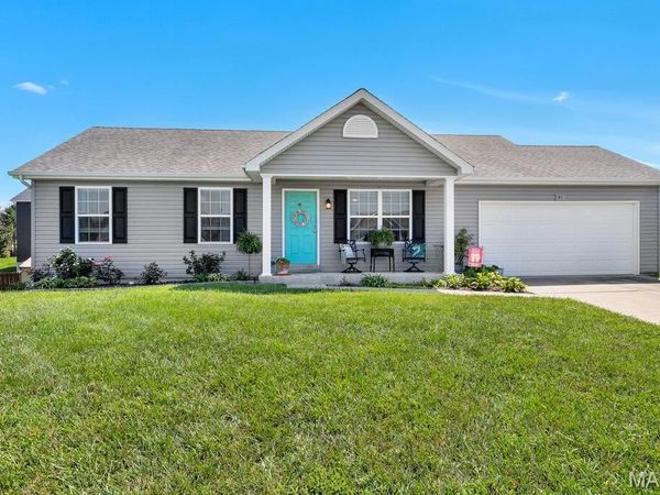 91 Swaying Pine Lane, Winfield, MO 63389