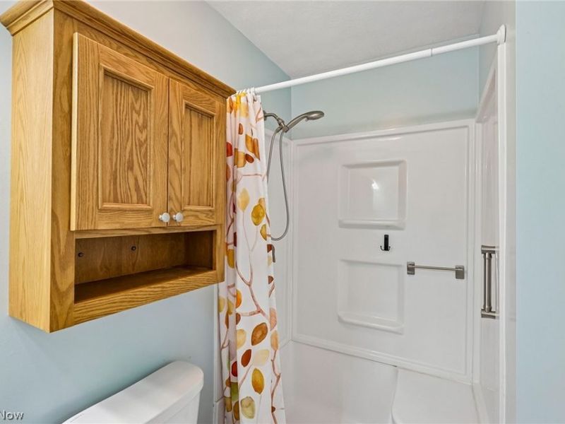 1081 Madrid Drive, Akron, OH 44313 Photo 14