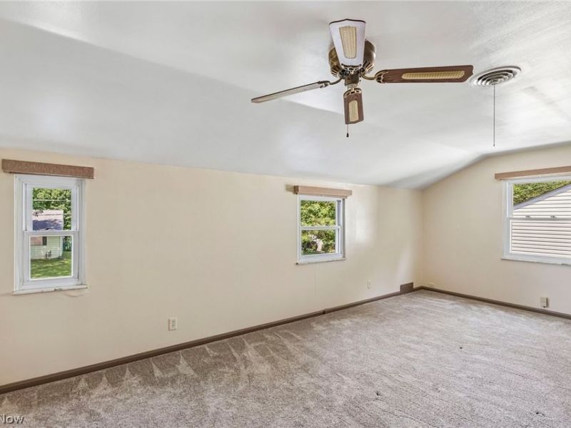 1081 Madrid Drive, Akron, OH 44313 Photo 18