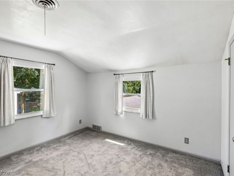 1081 Madrid Drive, Akron, OH 44313 Photo 20
