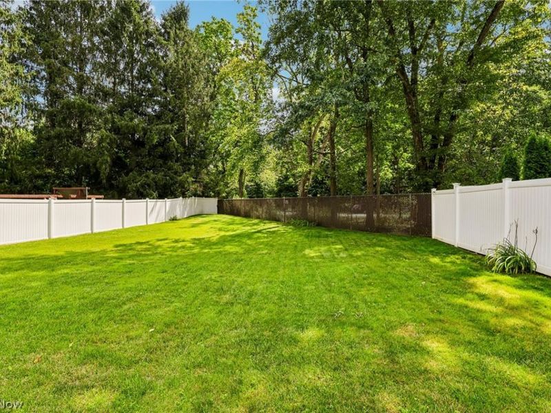 1081 Madrid Drive, Akron, OH 44313 Photo 27