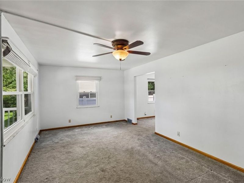 1081 Madrid Drive, Akron, OH 44313 Photo 4