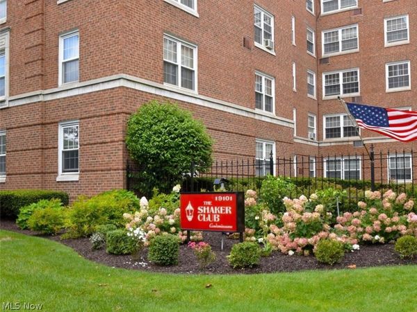 19101 Van Aken Boulevard, Unit 501, Shaker Heights, OH 44122