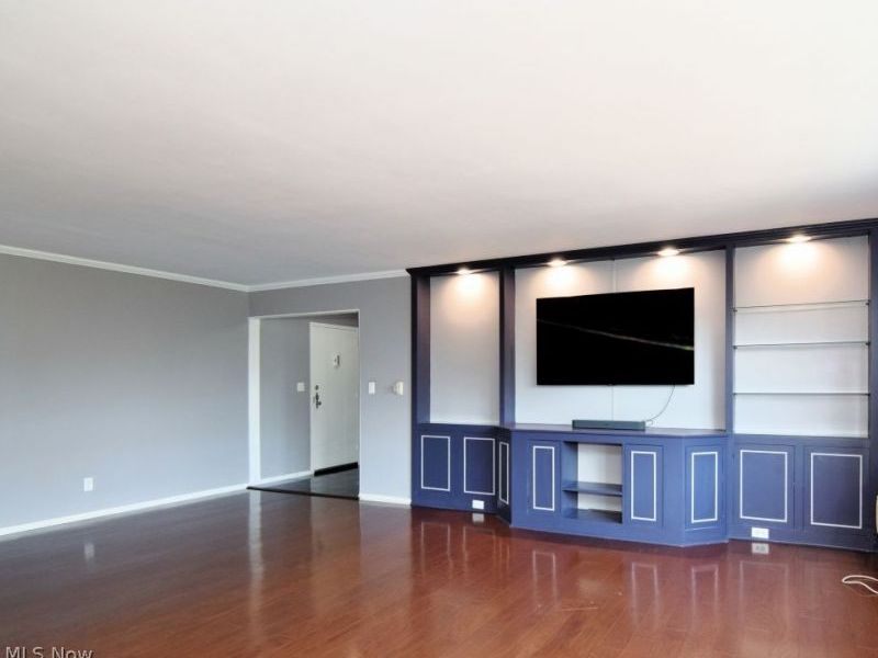 19101 Van Aken Boulevard, Unit 501, Shaker Heights, OH 44122 Photo 2
