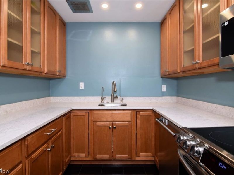 19101 Van Aken Boulevard, Unit 501, Shaker Heights, OH 44122 Photo 5