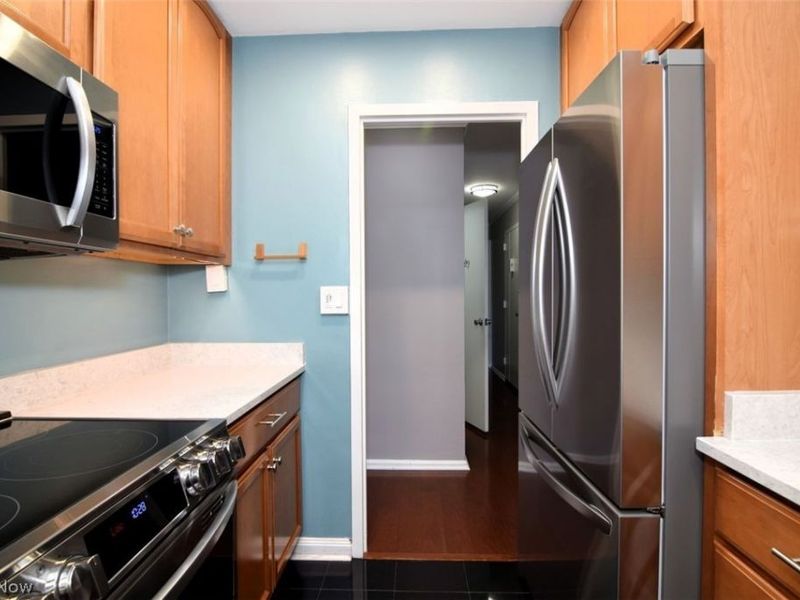 19101 Van Aken Boulevard, Unit 501, Shaker Heights, OH 44122 Photo 6