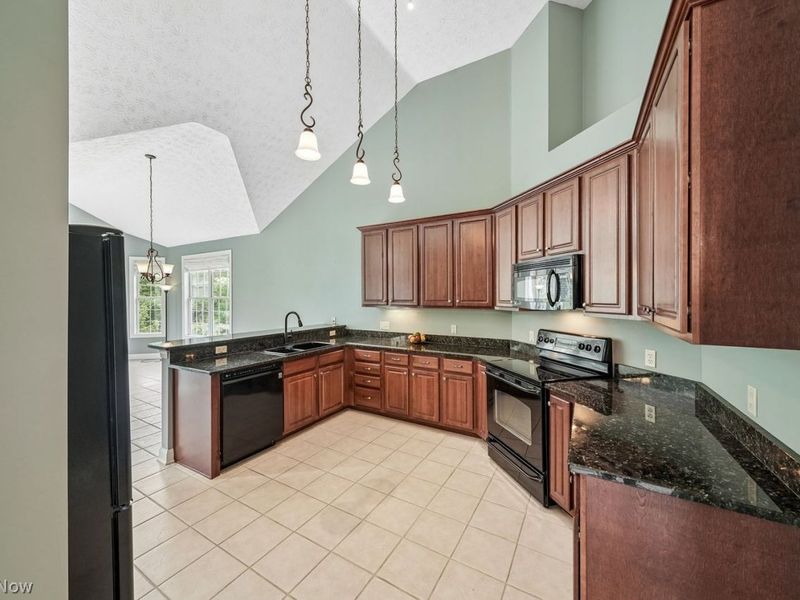 18456 Bunker Hill Drive, Strongsville, OH 44136 Photo 10