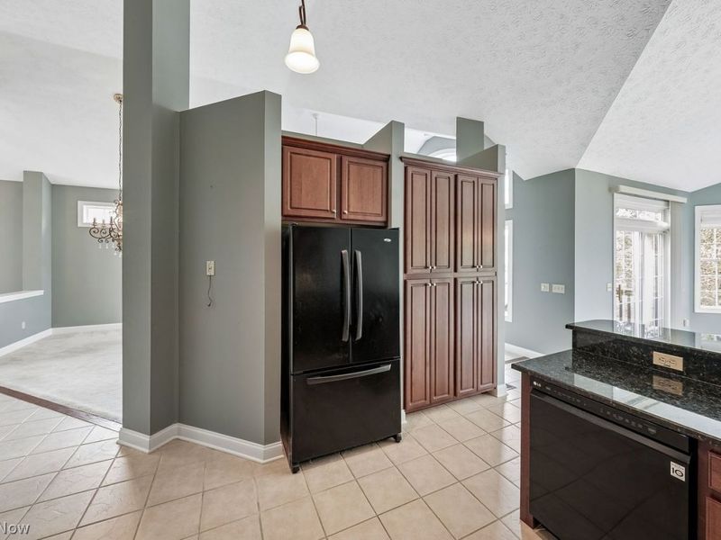 18456 Bunker Hill Drive, Strongsville, OH 44136 Photo 9