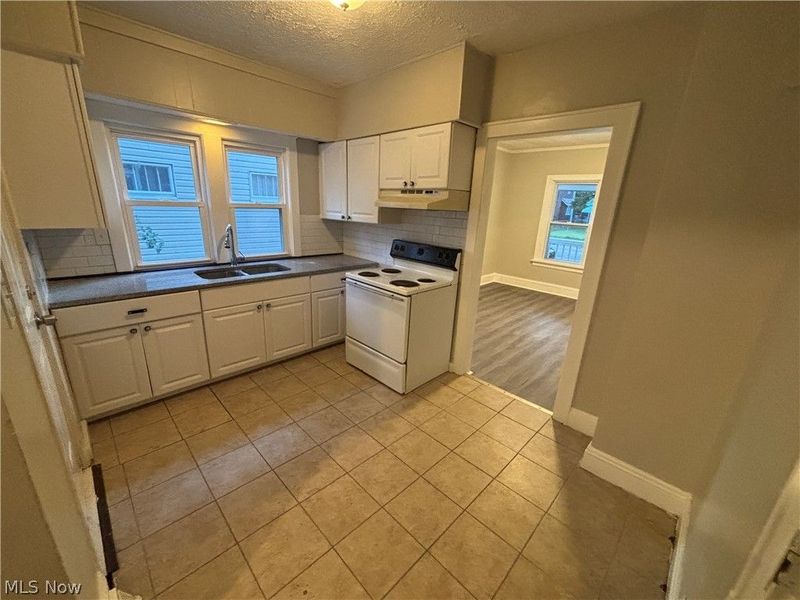 974 Lovers Lane , Akron, OH 44306 Photo 7