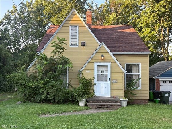 1026 E Schaaf Road , Brooklyn Heights, OH 44131